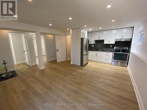 B - 32 HACKETT STREET , Ottawa, Ontario K1V 0P7 5