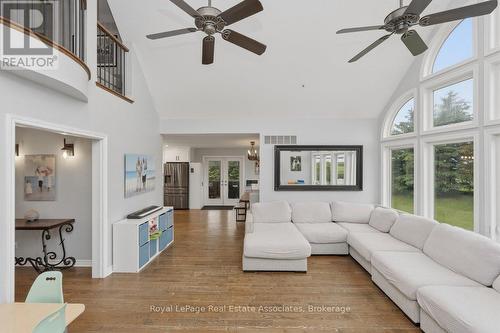 6-7 - 321311 Concession Road, East Luther Grand Valley, ON - Indoor Photo Showing Living Room