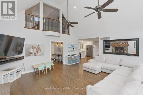 6-7 - 321311 Concession Road, East Luther Grand Valley, ON - Indoor Photo Showing Living Room