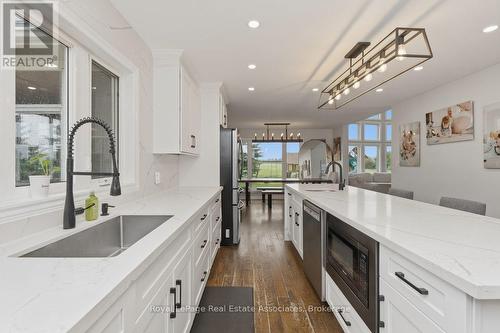 6-7 - 321311 Concession Road, East Luther Grand Valley, ON - Indoor Photo Showing Kitchen With Upgraded Kitchen