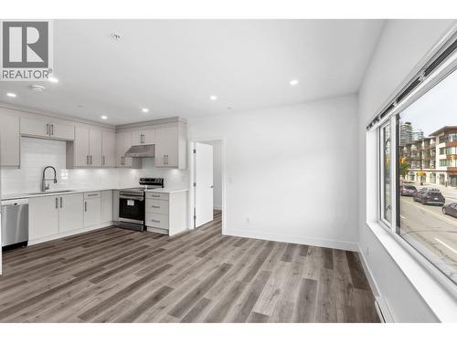 1635 Marine Drive, North Vancouver, BC 