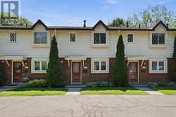 D(4) - 16D BOND STREET S  Hamilton, ON L9H 3H1
