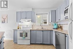 Kitchen offers plenty of storage space - 