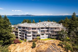 #PH52-2829 Arbutus Rd Saanich, BC V8N 5X5