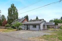 3863 Howard Ave Royston, BC V0R 2V0