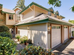 520 Marsett Pl Saanich, BC V8Z 7J1