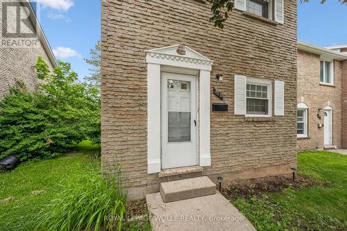 178 WESTCOURT PLACE  Waterloo, ON N2L 2R7