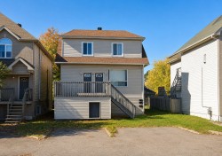 49 Rue Montpetit  Gatineau (Hull), QC J8Y 4Z7