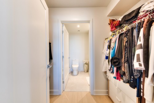 Closet - 406-399 Rue De La Rotonde, Montréal (Verdun/Île-Des-Soeurs), QC 