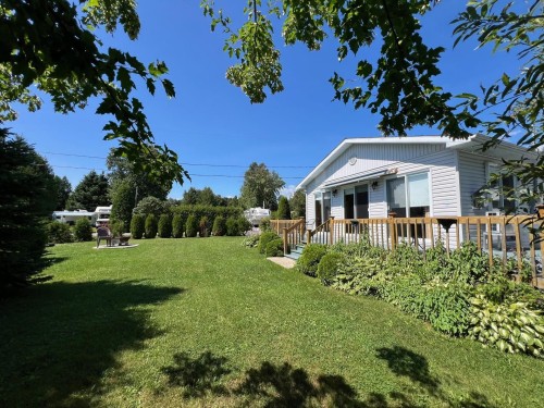Façade - 36 Rue Bourg, Carleton-Sur-Mer, QC 