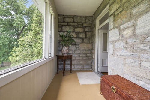 Sun Room - 277C Ch. Front, Clarendon, QC 