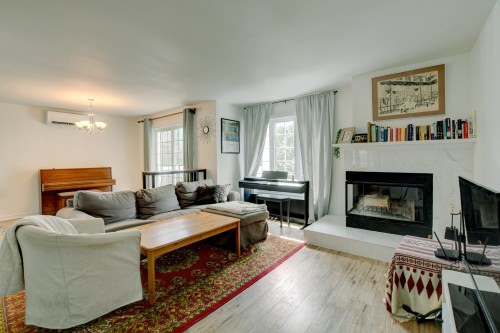 202-2688 Rue du Manoir  Vaudreuil-Dorion, QC J7V 8T5