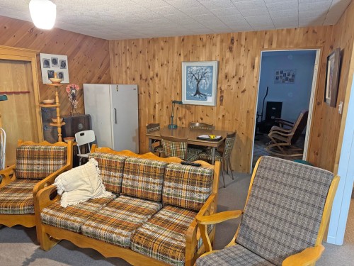 Salle familiale - 863 Rue St-Joseph, Saint-Pascal, QC 