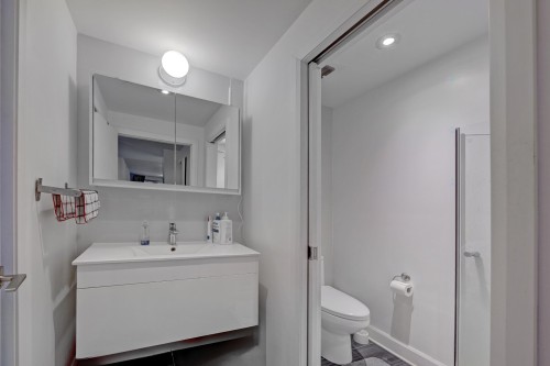Salle de bains - 304-1181 Rue Bishop, Montréal (Ville-Marie), QC 
