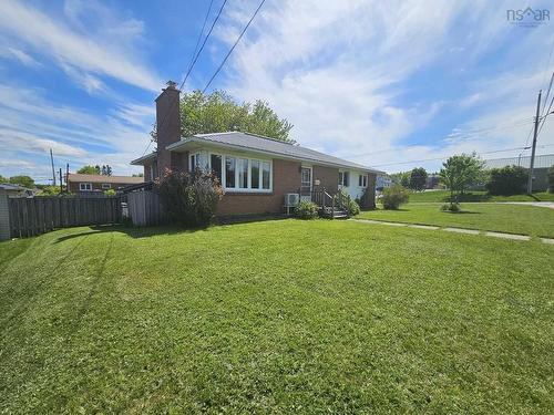 412 Dunbar Avenue  New Glasgow, NS B2H 1W1