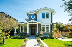 1027 Hampshire Rd Oak Bay, BC V8S 4S8