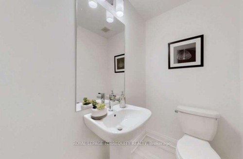 150 Alton Crescent, Vaughan, ON - Indoor Photo Showing Bathroom