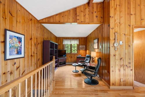 Boudoir - 905 Ch. De Courchevel, Saint-Adolphe-D'Howard, QC 