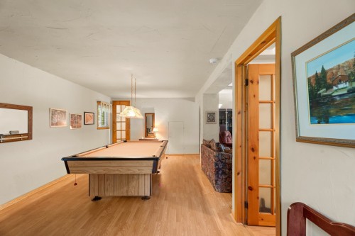 Salle familiale - 905 Ch. De Courchevel, Saint-Adolphe-D'Howard, QC 