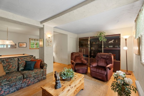 Salon - 905 Ch. De Courchevel, Saint-Adolphe-D'Howard, QC 