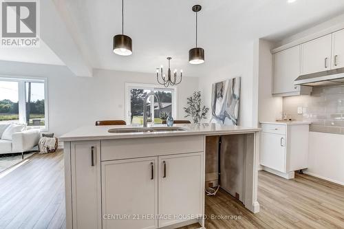 36 Hawks Gate, Central Elgin, ON - Indoor Photo Showing Kitchen
