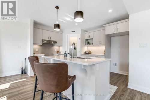 36 Hawks Gate, Central Elgin, ON - Indoor Photo Showing Kitchen With Upgraded Kitchen
