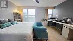 Primary bedroom - 