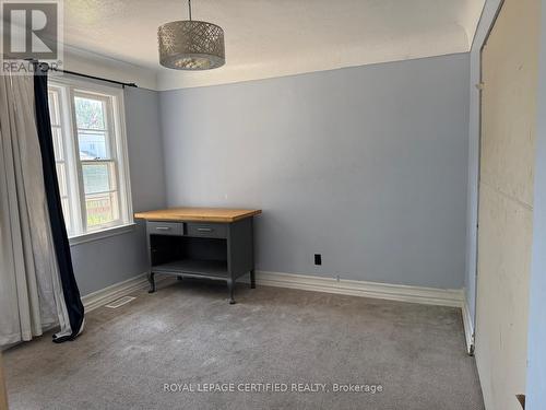 110 Gray Road, Hamilton, ON - Indoor Photo Showing Other Room