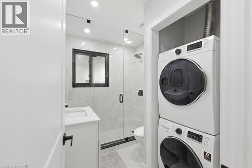 173 West 19Th Street, Hamilton, ON - Indoor Photo Showing Laundry Room