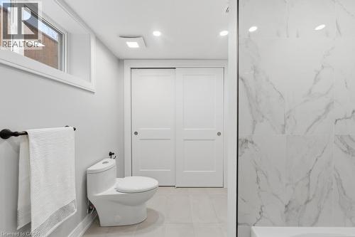 173 West 19Th Street, Hamilton, ON - Indoor Photo Showing Bathroom