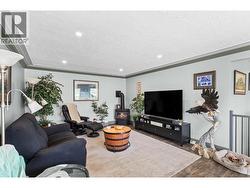 Gas fireplace in the livingroom upstairs - 