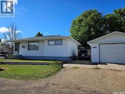 1290 Wolfe AVENUE Moose Jaw, SK S6H 1K2