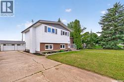 1343 Stadacona STREET W Moose Jaw, SK S6H 6L4