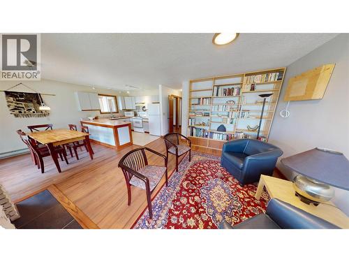 1725 6Th Ave Avenue, Invermere, BC - Indoor Photo Showing Living Room