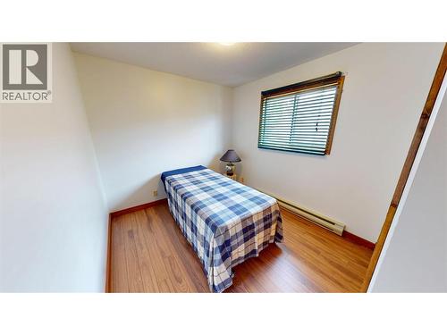1725 6Th Ave Avenue, Invermere, BC - Indoor Photo Showing Bedroom