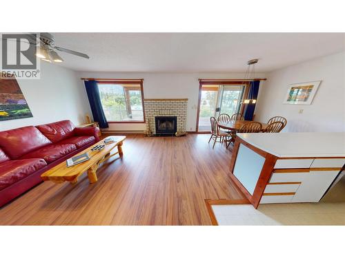 1725 6Th Ave Avenue, Invermere, BC - Indoor Photo Showing Living Room With Fireplace