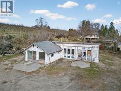 Detached shop - 