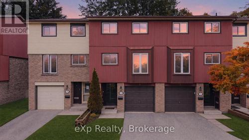 4 - 2 WORTON AVENUE  Guelph (Willow West/Sugarbush/West Acres), ON N1H 7C5