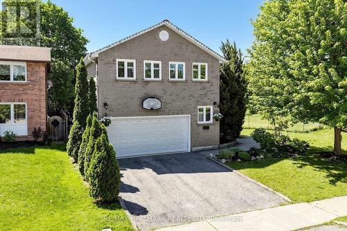 145 OLD SURREY LANE  Richmond Hill, ON L4C 6R9