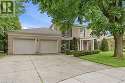19 VERDUN Court Hamilton, ON L9C 5W9