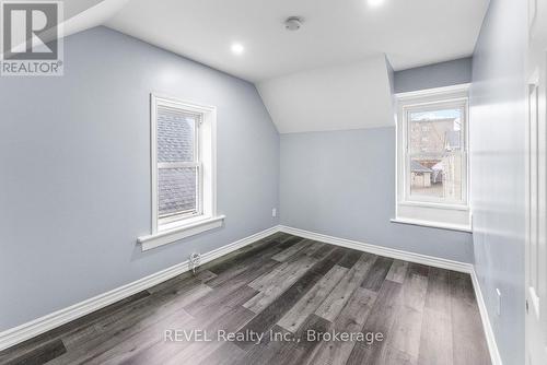 30 DIVISION STREET , St. Catharines (E. Chester), Ontario L2R 3G2 4