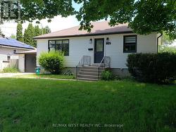 MAIN FLOOR - 603 ANDERSON STREET Whitby, ON L1N 3V9