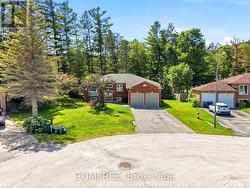 9 BIRDIE COURT Wasaga Beach, ON L9Z 1C1