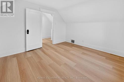 101 Houghton Avenue S, Hamilton, ON 