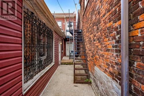 20 Barton Street E, Hamilton, ON 