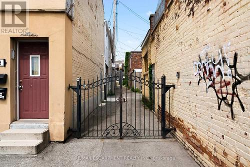 20 Barton Street E, Hamilton, ON 