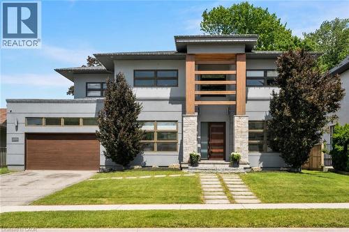 1025 BRIDGE Road  Oakville, ON L6L 2B4