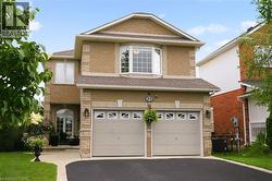 34 PENTLAND Road  Waterdown, ON L8B 0P6