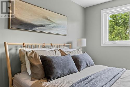 1215 Emperor Avenue, Ottawa, ON 