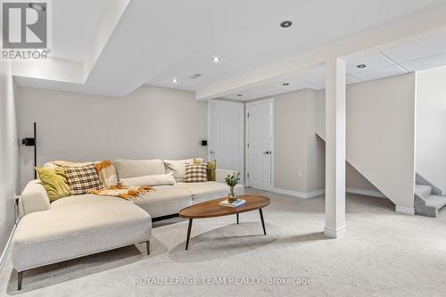 1215 Emperor Avenue, Ottawa, ON 